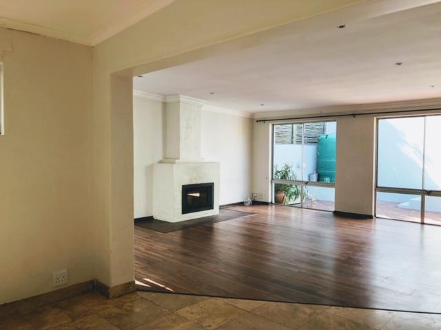 To Let 4 Bedroom Property for Rent in Hout Bay Western Cape